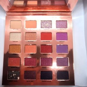 ICONIC London Makeup eyeshadow palette